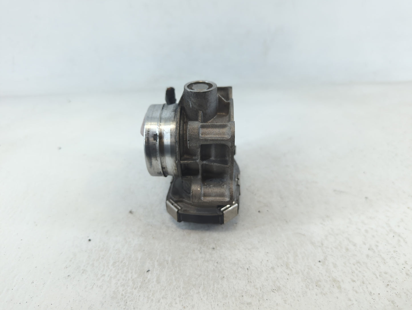 2016-2021 Chevrolet Malibu Throttle Body P/N:12671379AA Fits Fits 2016 2017 2018 2019 2020 2021 2022 OEM Used Auto Parts - O