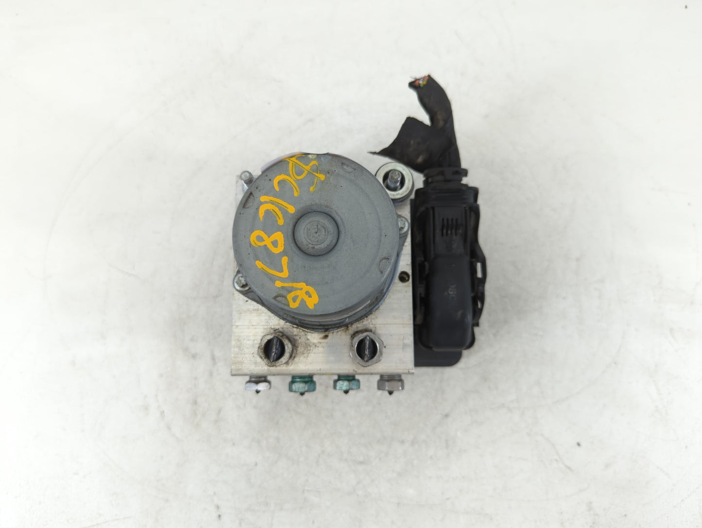 2018 Chevrolet Malibu ABS Pump Control Module Replacement P/N:065055766 Fits OEM Used Auto Parts - Oemusedautoparts1.com