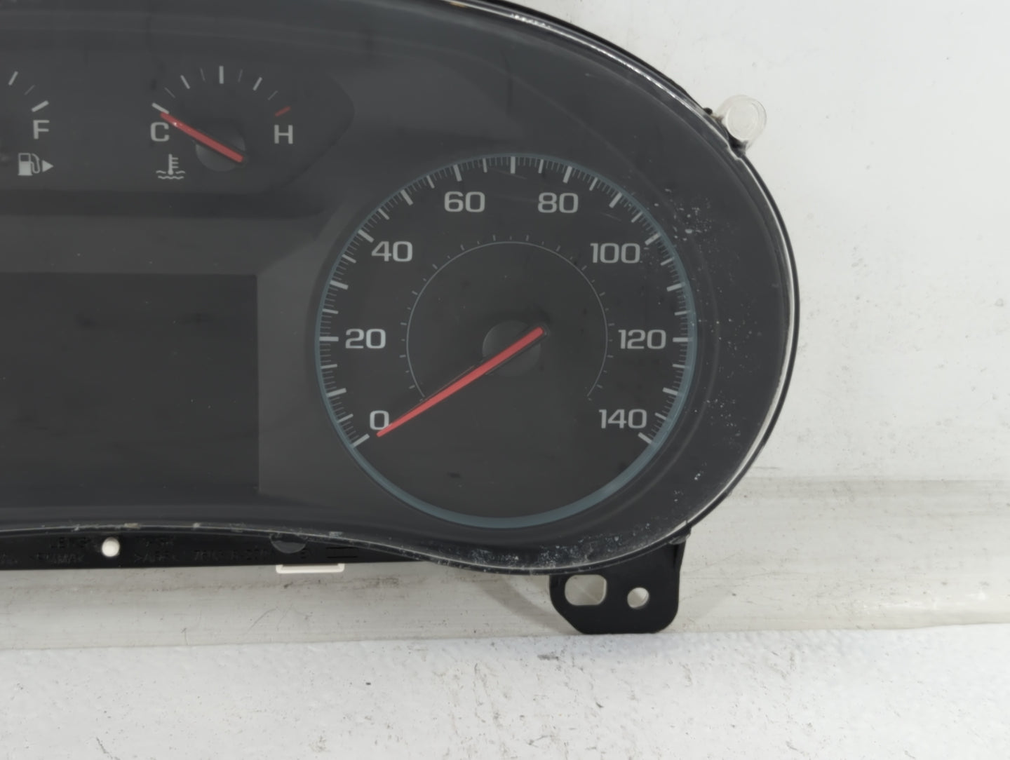 2017-2018 Chevrolet Malibu Instrument Cluster Speedometer Gauges P/N:84451585 Fits Fits 2017 2018 OEM Used Auto Parts - Oemu