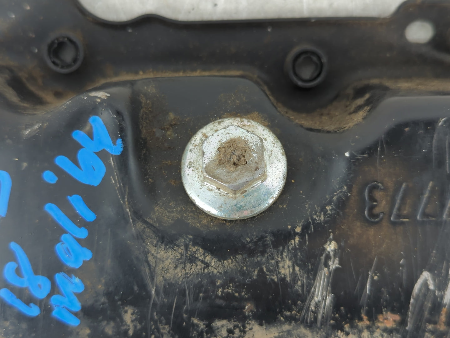 2016-2021 Chevrolet Malibu Engine Oil Pan P/N:2637773 Fits Fits 2016 2017 2018 2019 2020 2021 2022 OEM Used Auto Parts - Oem