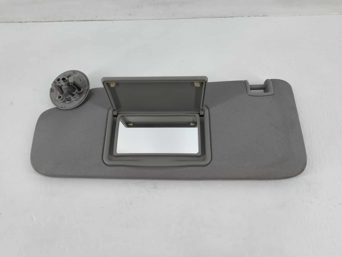 2016-2021 Chevrolet Malibu Sun Visor Shade Replacement Driver Left Mirror Fits Fits 2016 2017 2018 2019 2020 2021 OEM Used A