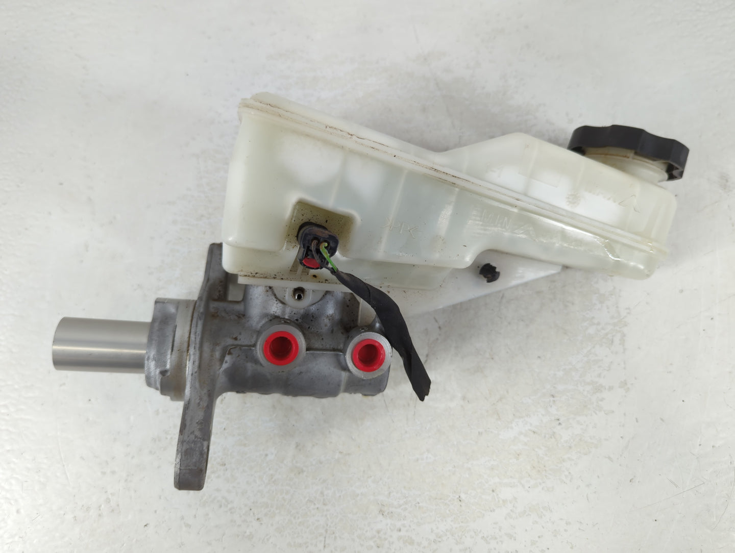 2016-2021 Chevrolet Malibu Brake Master Cylinder - Oemusedautoparts1.com
