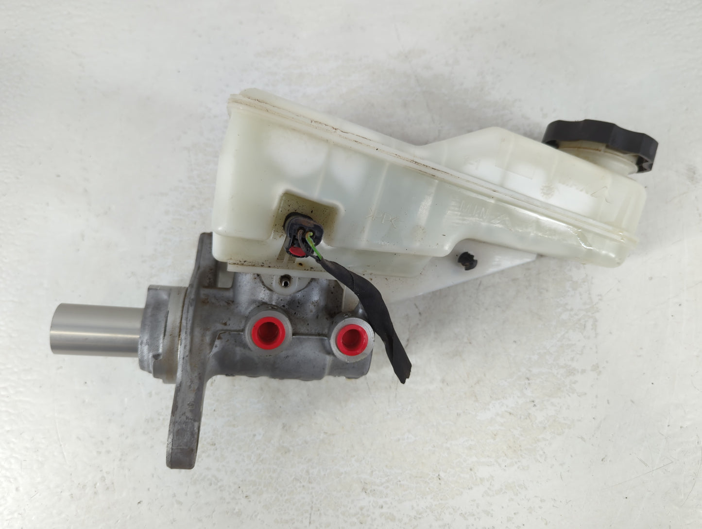 2016-2021 Chevrolet Malibu Brake Master Cylinder - Oemusedautoparts1.com