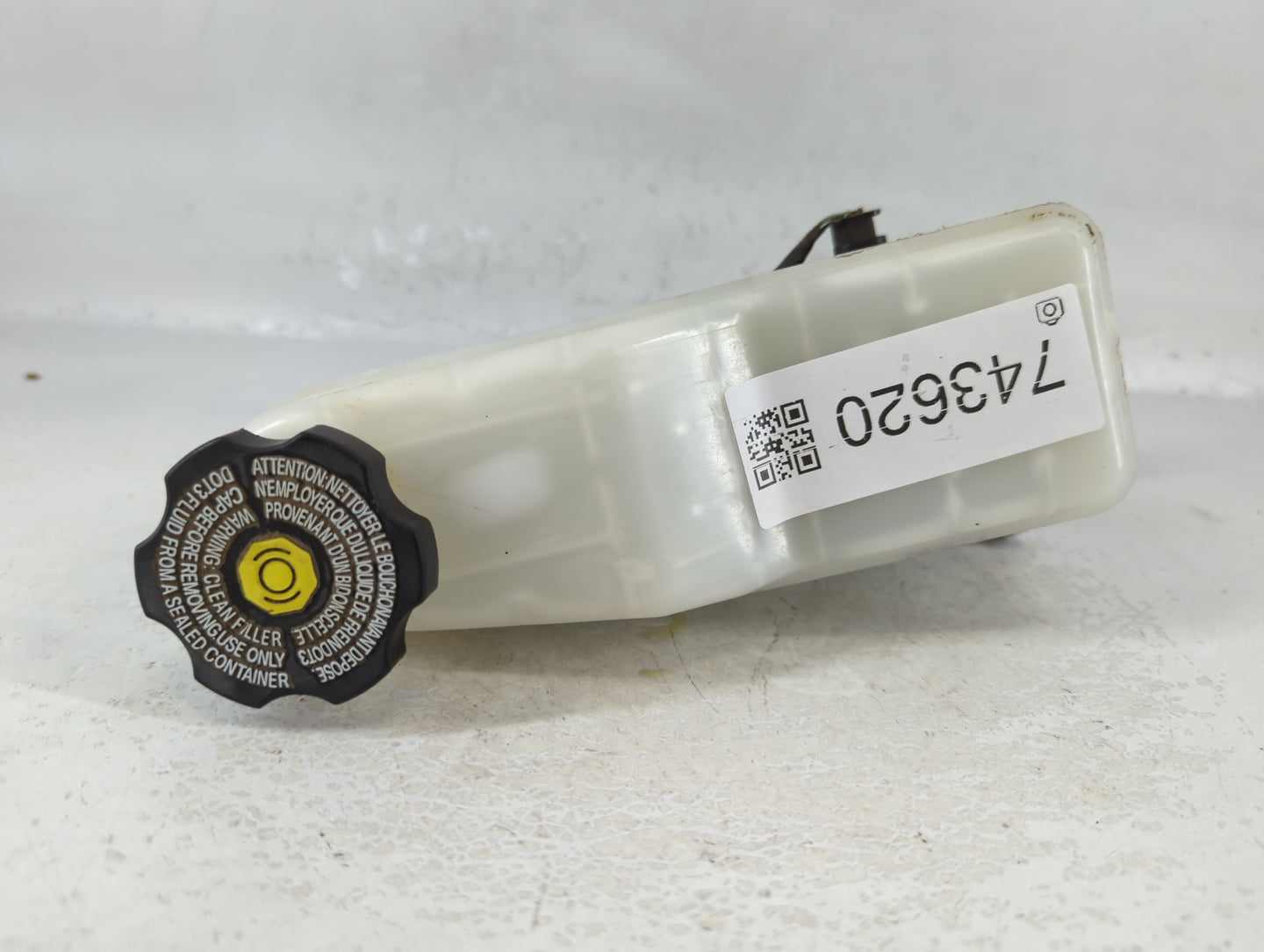 2016-2021 Chevrolet Malibu Brake Master Cylinder - Oemusedautoparts1.com