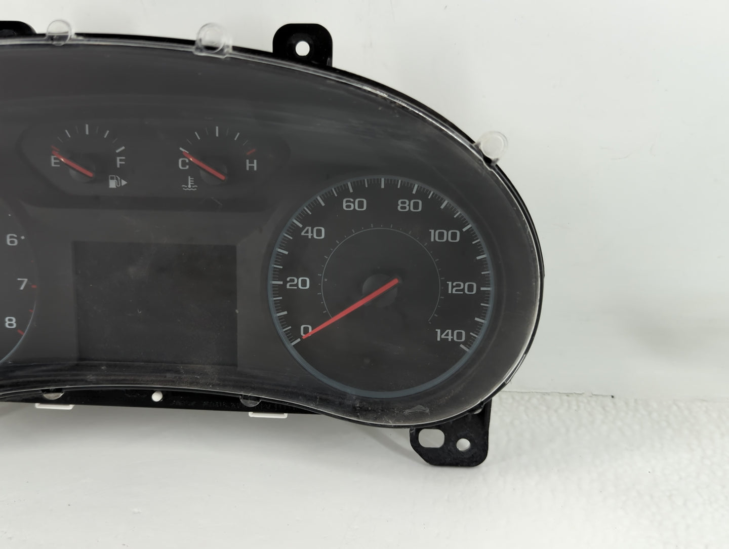 2017-2018 Chevrolet Malibu Instrument Cluster Speedometer Gauges P/N:84128302 Fits Fits 2017 2018 OEM Used Auto Parts - Oemu