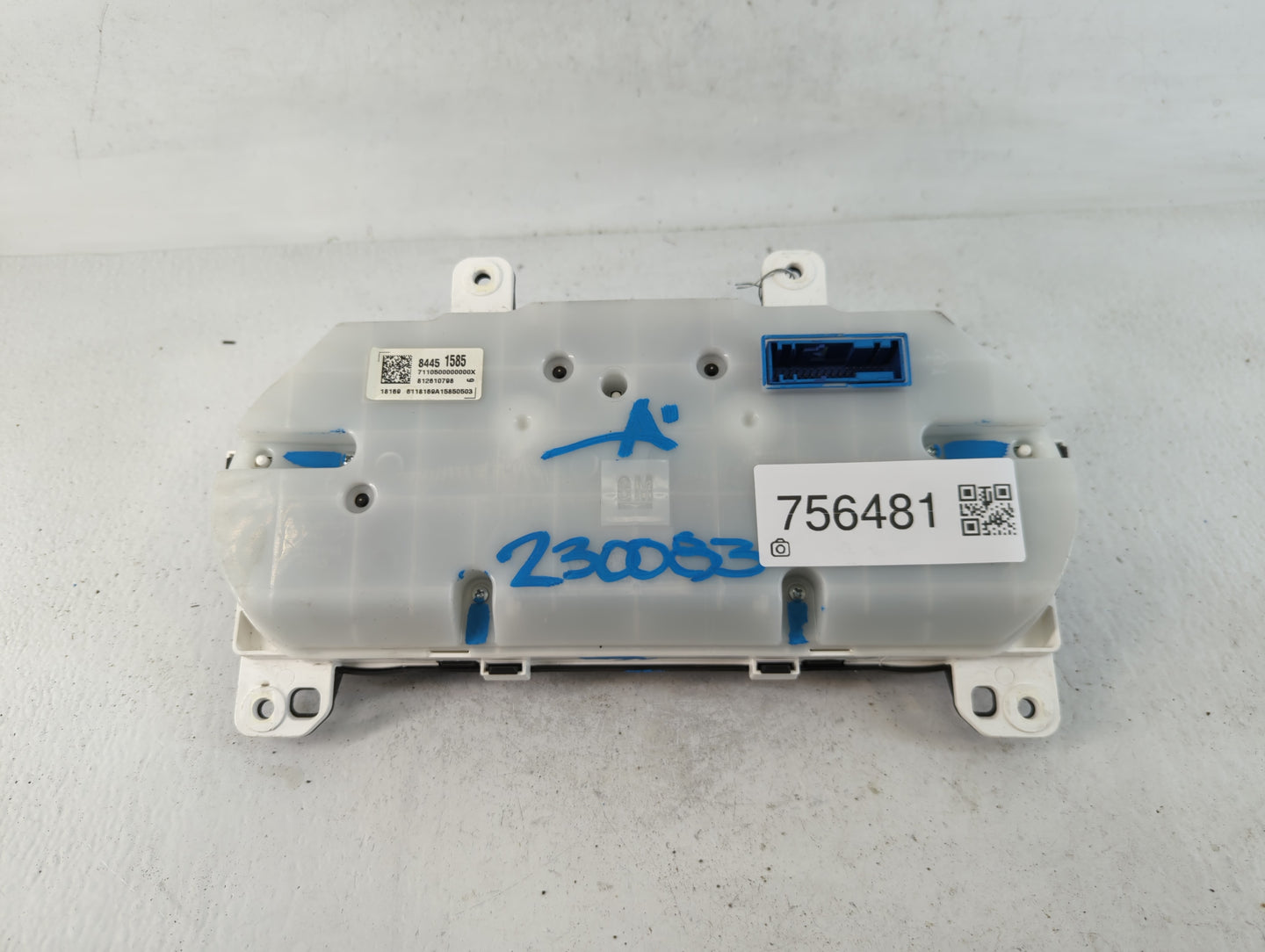 2017-2018 Chevrolet Malibu Instrument Cluster Speedometer Gauges P/N:84451585 Fits Fits 2017 2018 OEM Used Auto Parts - Oemu