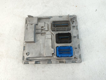 compare product 2018-2019 Chevrolet Malibu PCM Engine Control Computer ECU ECM PCU OEM P/N:12694511 Fits Fits 2018 2019 OEM Used Auto Parts