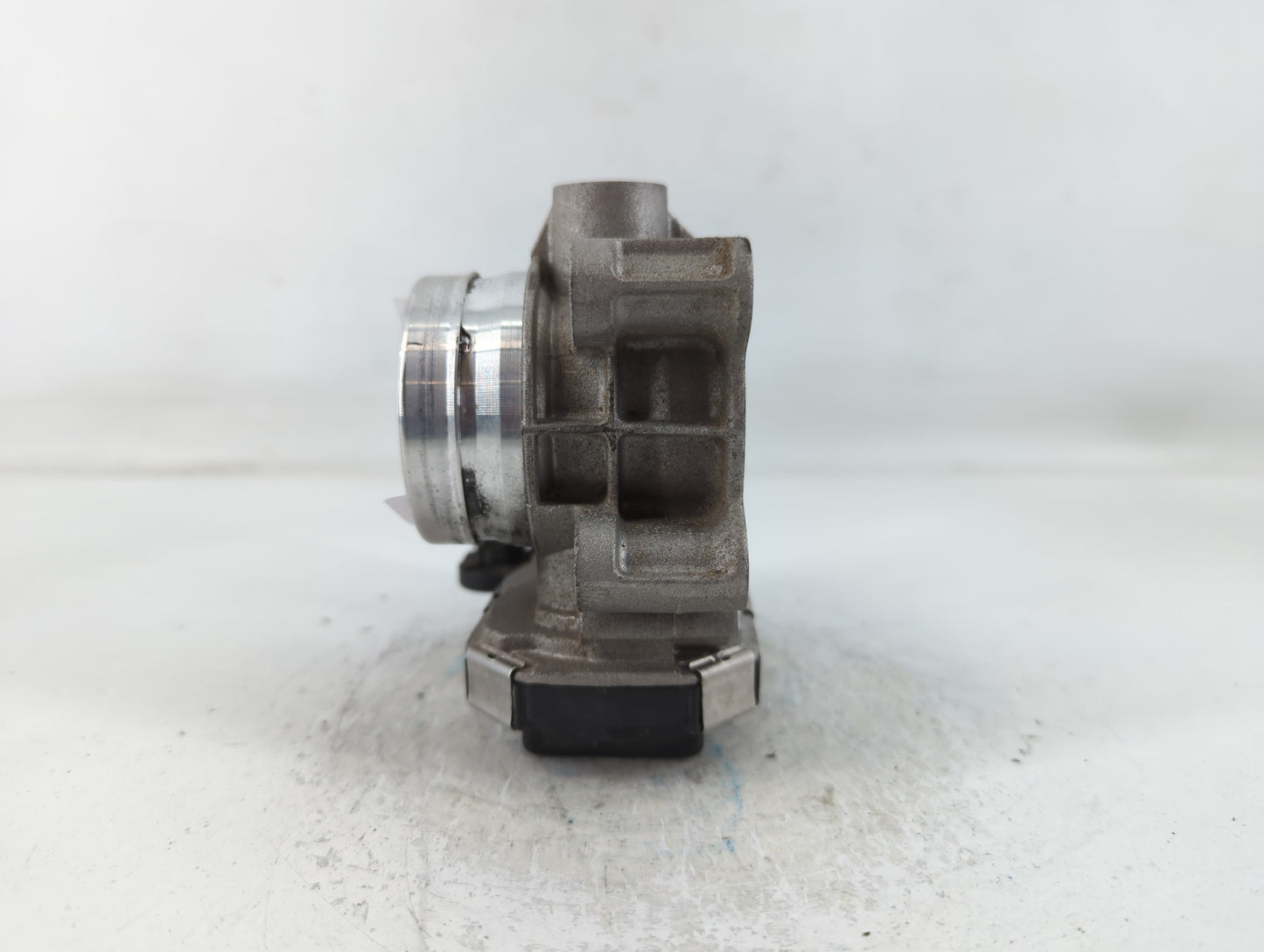 2016-2021 Chevrolet Malibu Throttle Body P/N:12671379AA Fits Fits 2016 2017 2018 2019 2020 2021 2022 OEM Used Auto Parts - O