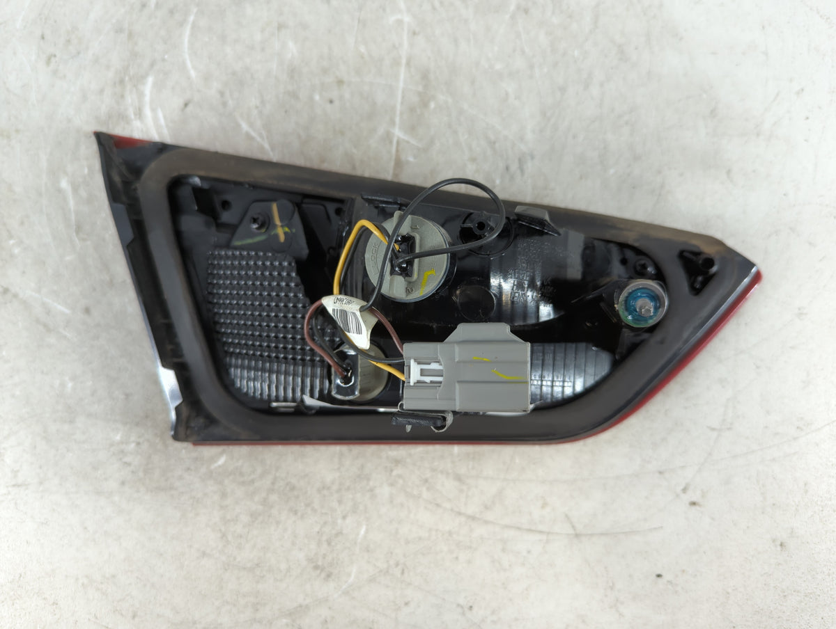 2016-2021 Chevrolet Malibu Rear Center Lid Brake Light Tail Light P/N:84130997 Fits Fits 2016 2017 2018 2019 2020 2021 OEM U