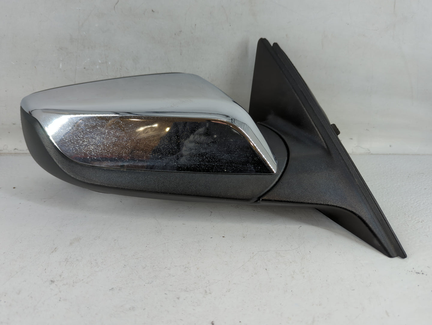 2016-2021 Chevrolet Malibu Passenger Right Side View Manual Door Mirror - Oemusedautoparts1.com