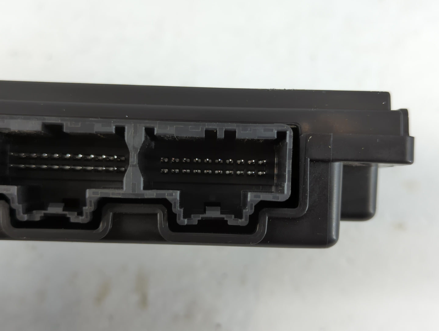 2017-2018 Chevrolet Malibu Chassis Control Module Ccm Bcm Body Control - Oemusedautoparts1.com