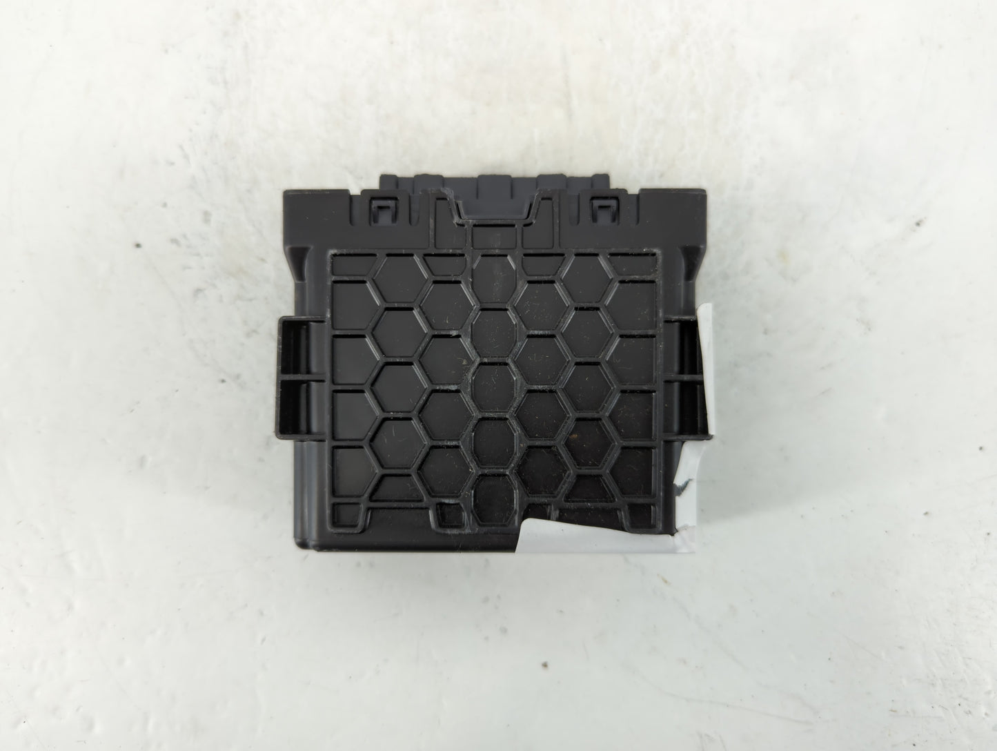 2018 Chevrolet Malibu Chassis Control Module Ccm Bcm Body Control - Oemusedautoparts1.com