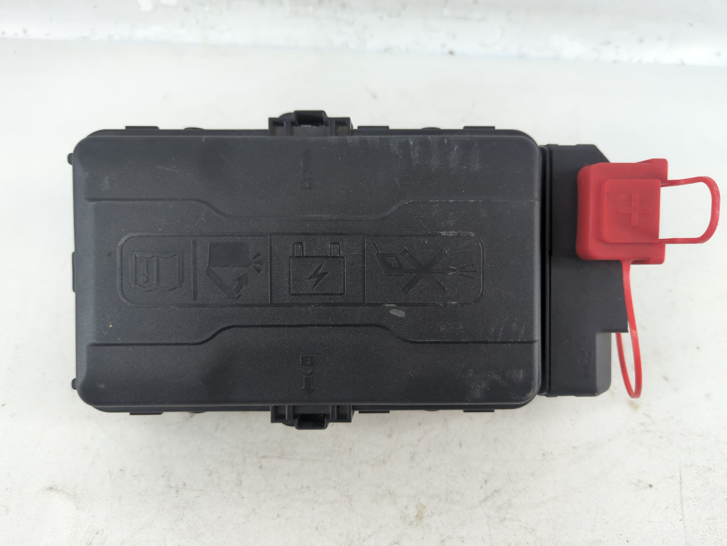 2018-2019 Chevrolet Malibu Fusebox Fuse Box Panel Relay Module P/N:84181107_03 Fits Fits 2018 2019 OEM Used Auto Parts - Oem