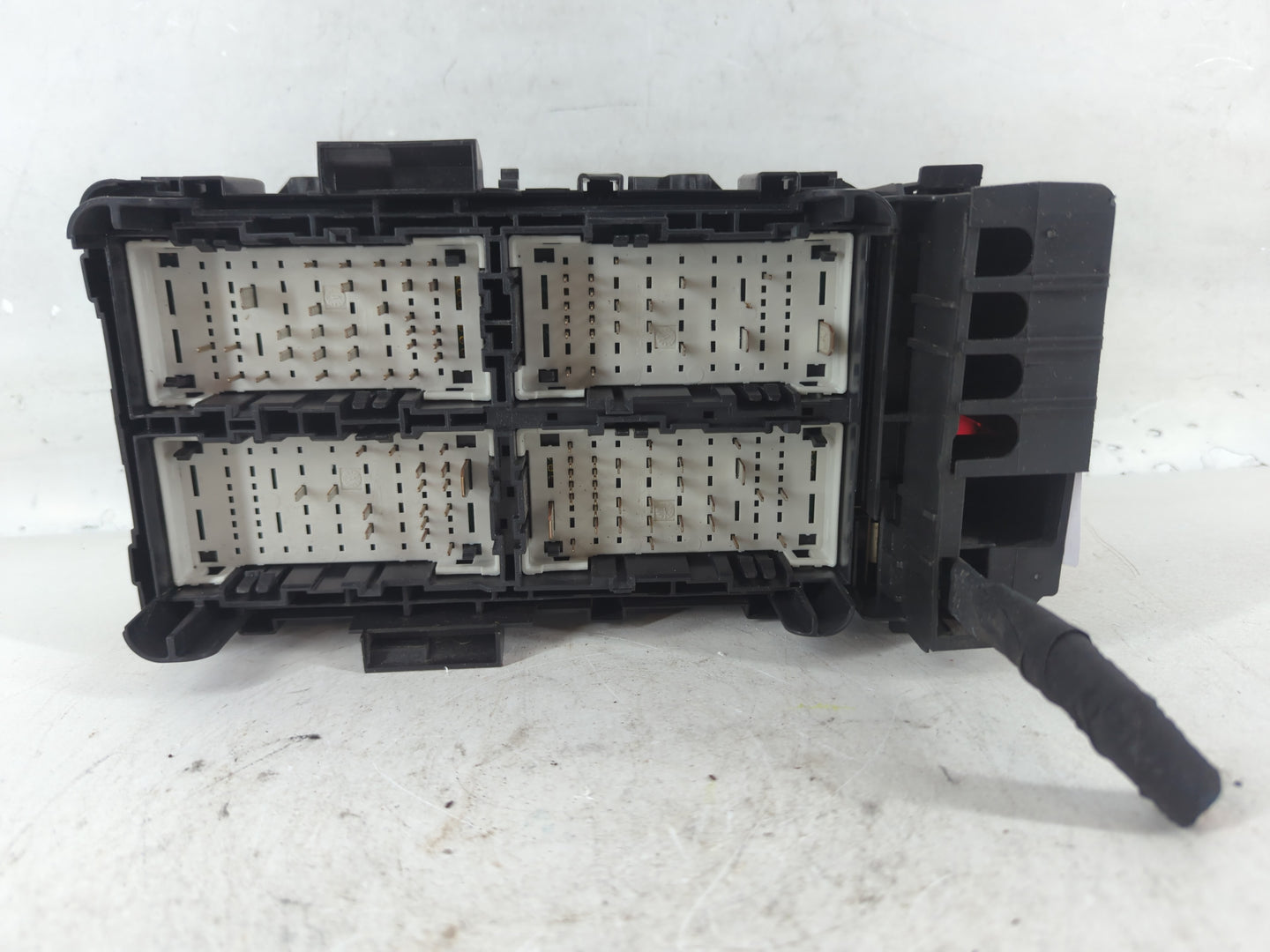 2018-2019 Chevrolet Malibu Fusebox Fuse Box Panel Relay Module P/N:84181107_03 Fits Fits 2018 2019 OEM Used Auto Parts - Oem