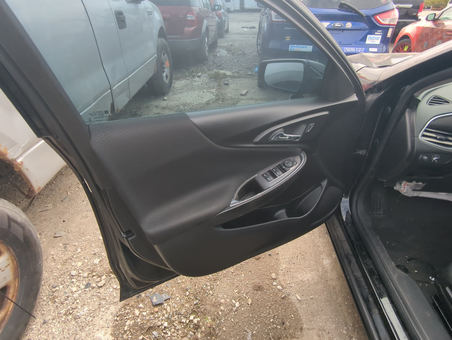 2018 Chevrolet Malibu Front Left Driver Interior Door Panel Trim - Oemusedautoparts1.com