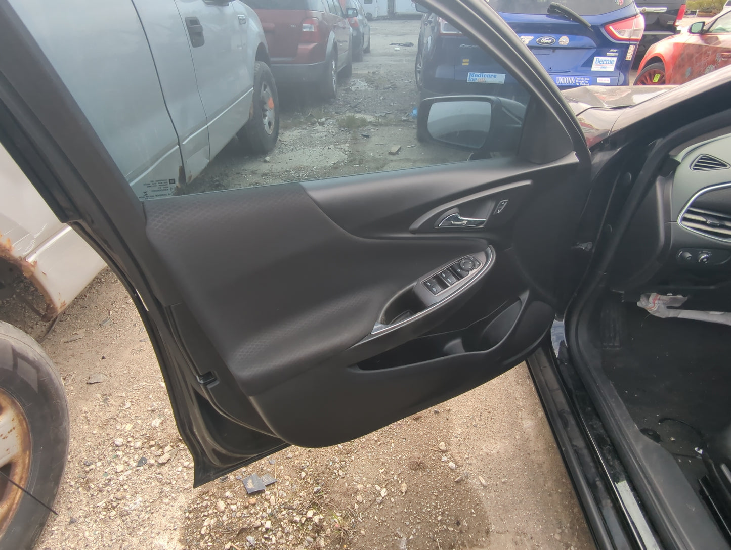 2018 Chevrolet Malibu Front Left Driver Interior Door Panel Trim - Oemusedautoparts1.com