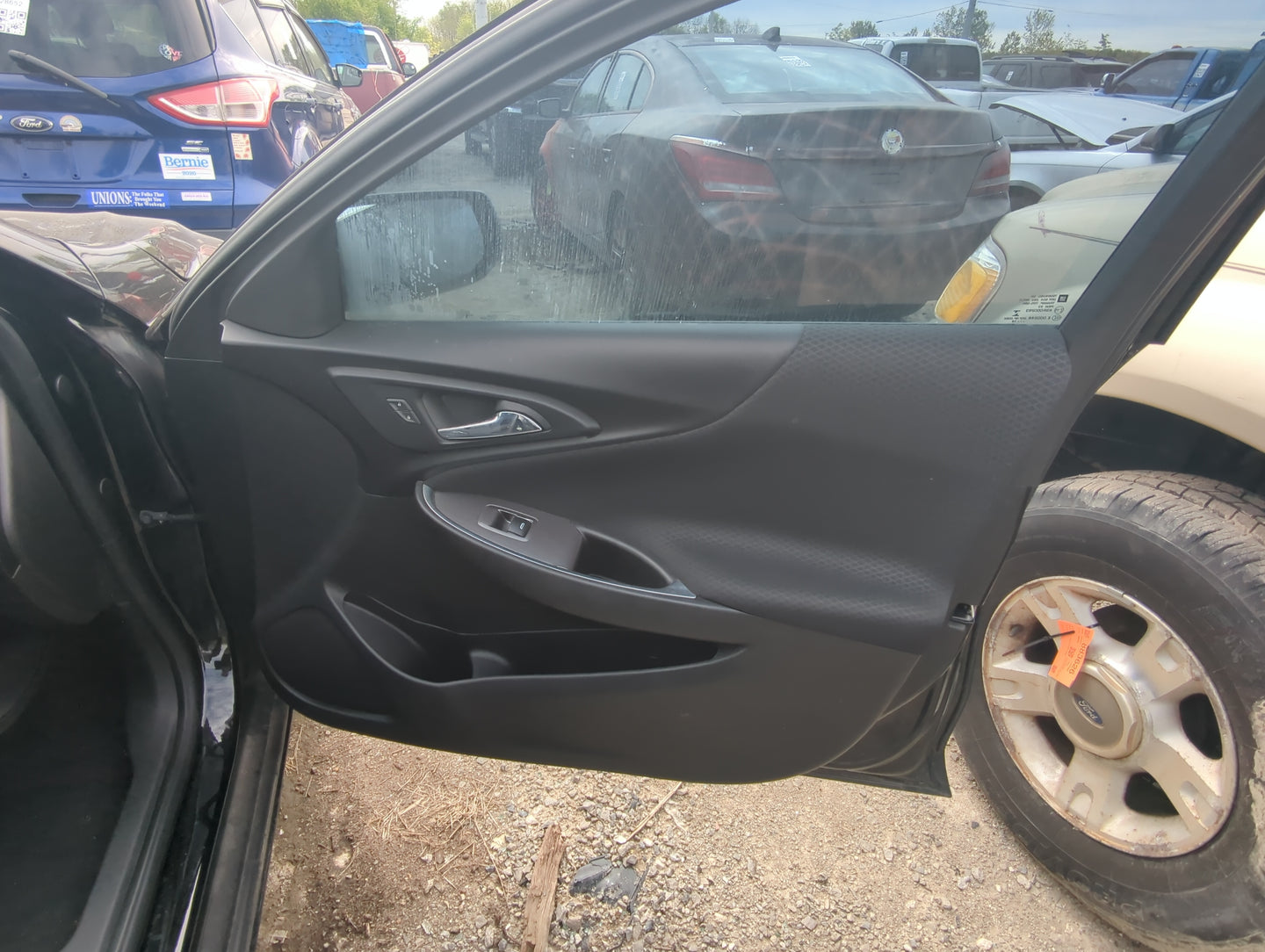 2018 Chevrolet Malibu Front Right Passenger Interior Door Panel Trim - Oemusedautoparts1.com