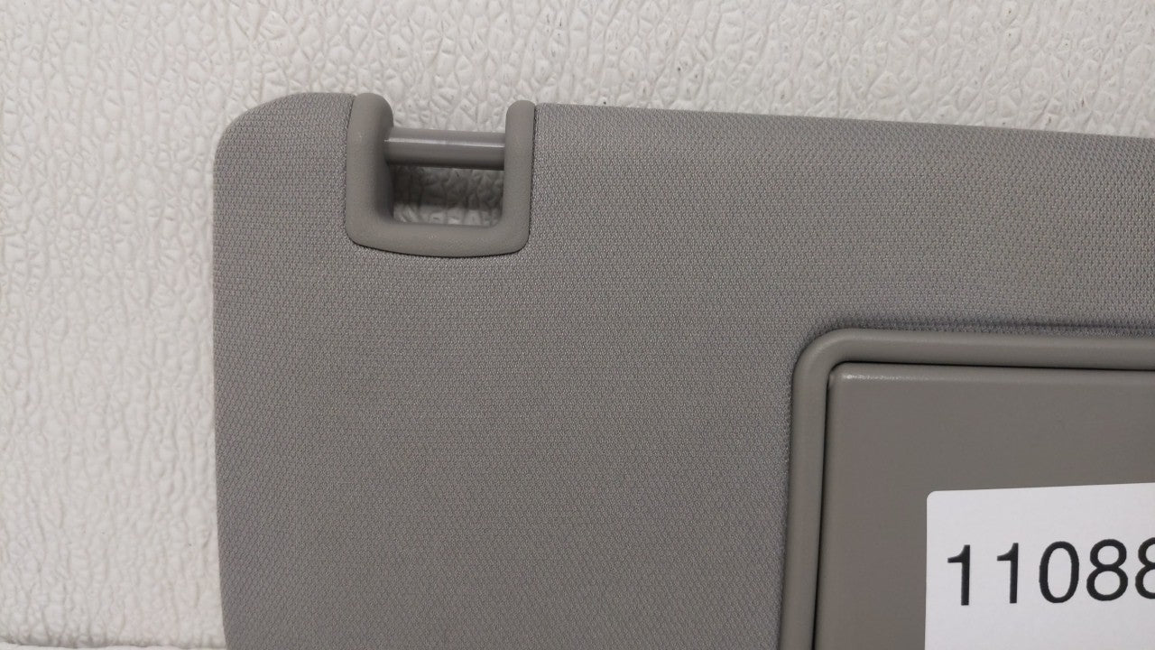 2018 Chevrolet Malibu Sun Visor Shade Replacement Passenger Right Mirror Fits Fits 2016 2017 2019 OEM Used Auto Parts - Oemu