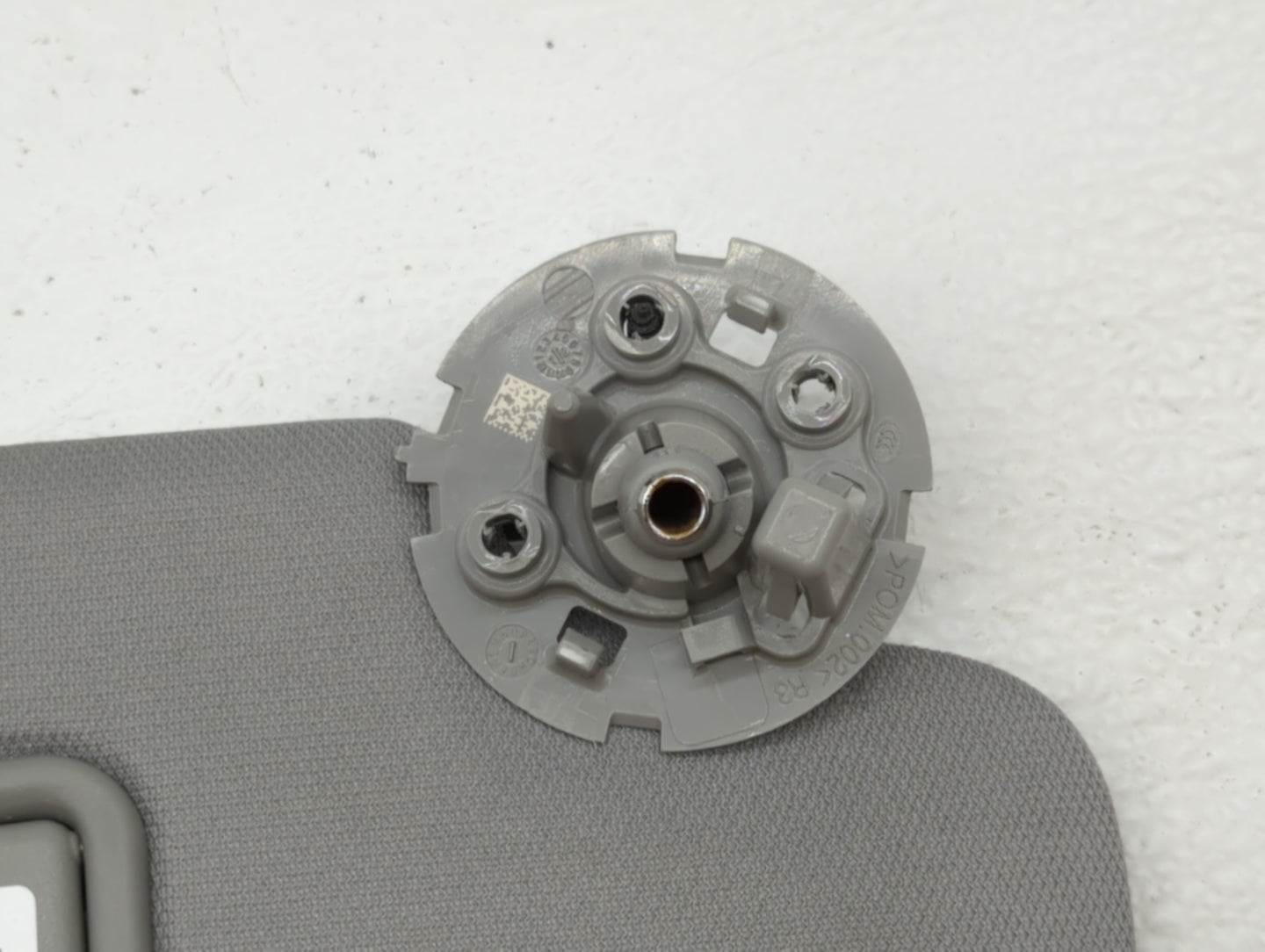 2018 Chevrolet Malibu Sun Visor Shade Replacement Passenger Right Mirror Fits Fits 2016 2017 2019 OEM Used Auto Parts - Oemu