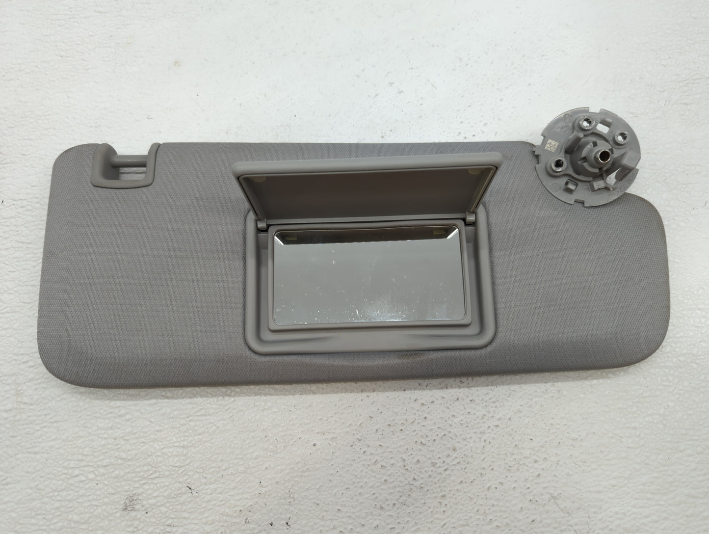 2018 Chevrolet Malibu Sun Visor Shade Replacement Passenger Right Mirror Fits Fits 2016 2017 2019 OEM Used Auto Parts - Oemu