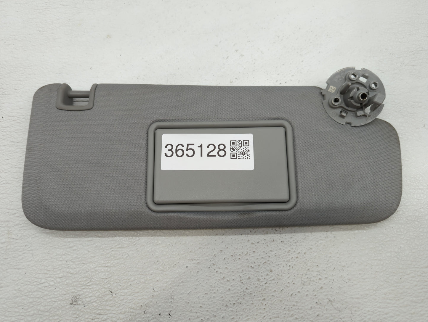 2018 Chevrolet Malibu Sun Visor Shade Replacement Passenger Right Mirror Fits Fits 2016 2017 2019 OEM Used Auto Parts - Oemu