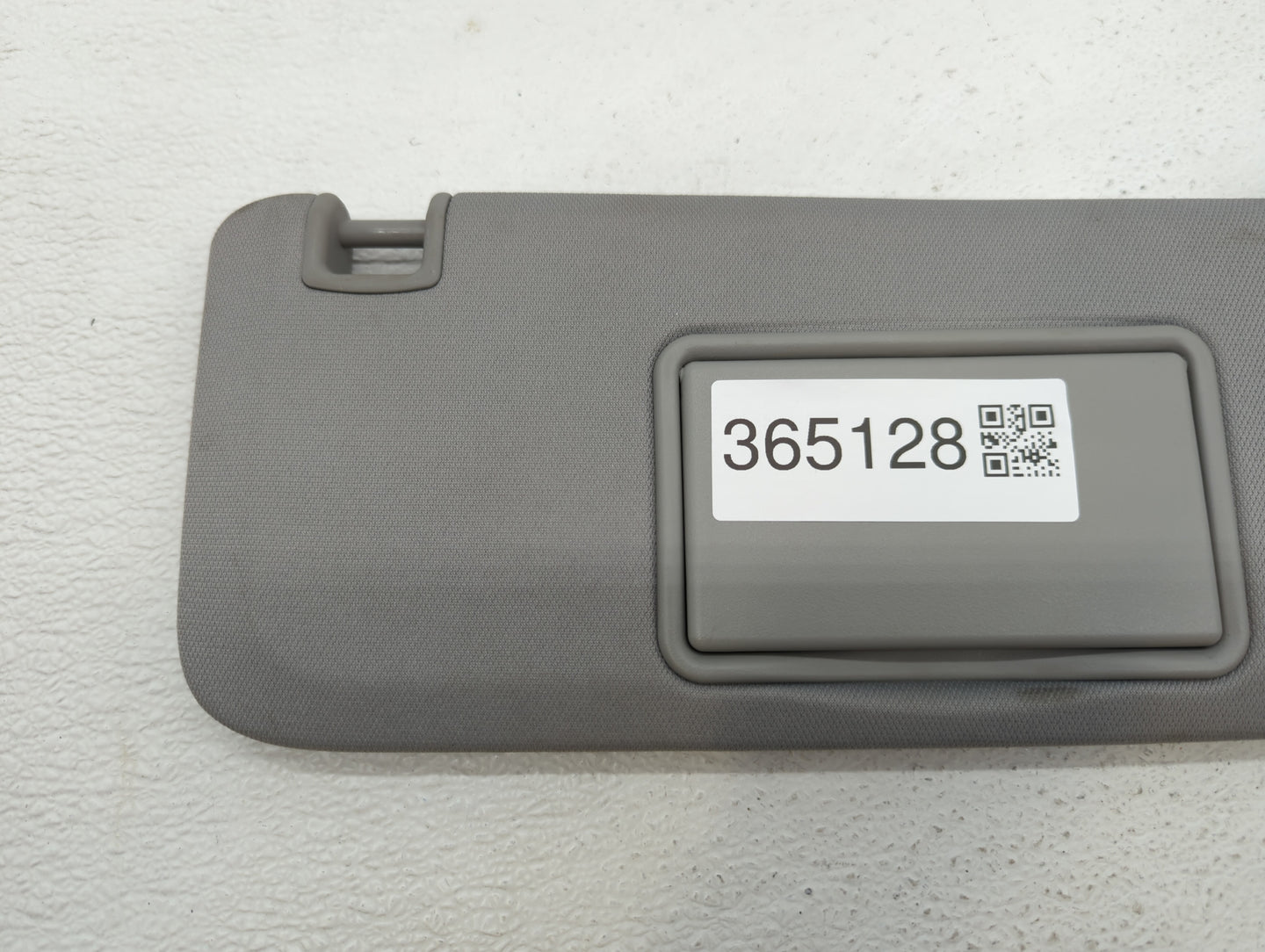 2018 Chevrolet Malibu Sun Visor Shade Replacement Passenger Right Mirror Fits Fits 2016 2017 2019 OEM Used Auto Parts - Oemu