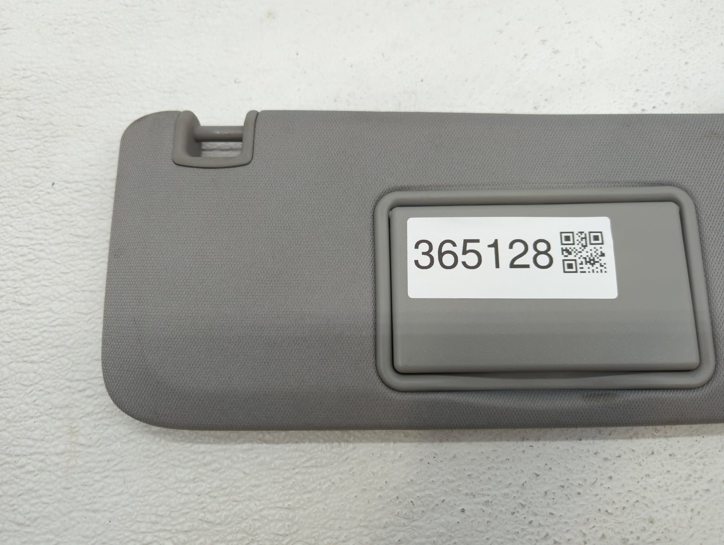 2018 Chevrolet Malibu Sun Visor Shade Replacement Passenger Right Mirror Fits Fits 2016 2017 2019 OEM Used Auto Parts - Oemu