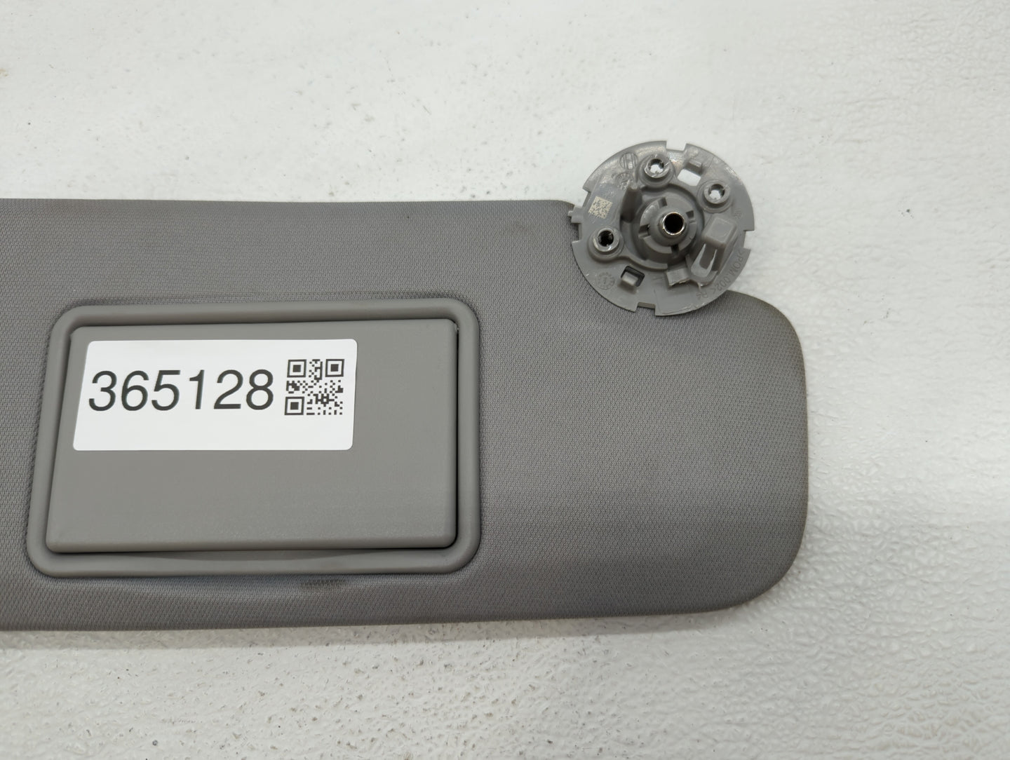 2018 Chevrolet Malibu Sun Visor Shade Replacement Passenger Right Mirror Fits Fits 2016 2017 2019 OEM Used Auto Parts - Oemu