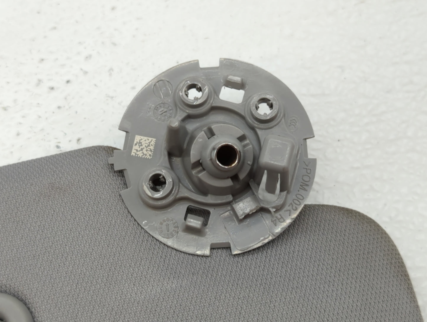 2018 Chevrolet Malibu Sun Visor Shade Replacement Passenger Right Mirror Fits Fits 2016 2017 2019 OEM Used Auto Parts - Oemu