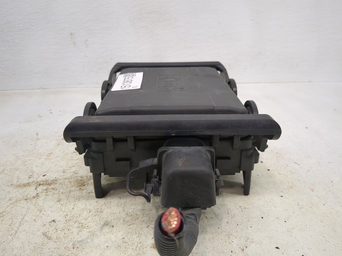 2016-2018 Chevrolet Silverado Fusebox Fuse Box Panel Relay Module P/N:84075777_02 Fits Fits 2016 2017 2018 OEM Used Auto Par