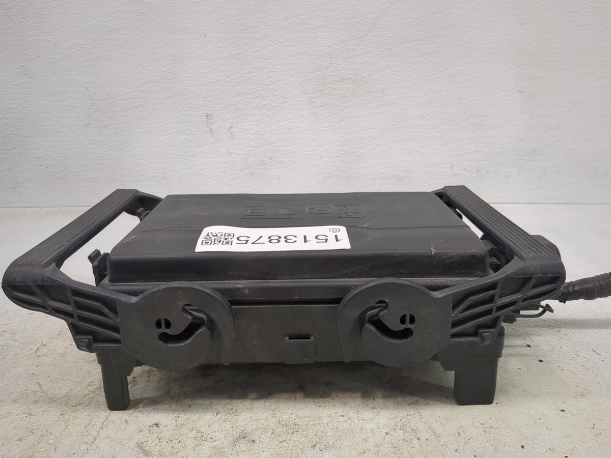 2016-2018 Chevrolet Silverado Fusebox Fuse Box Panel Relay Module P/N:84075777_02 Fits Fits 2016 2017 2018 OEM Used Auto Par