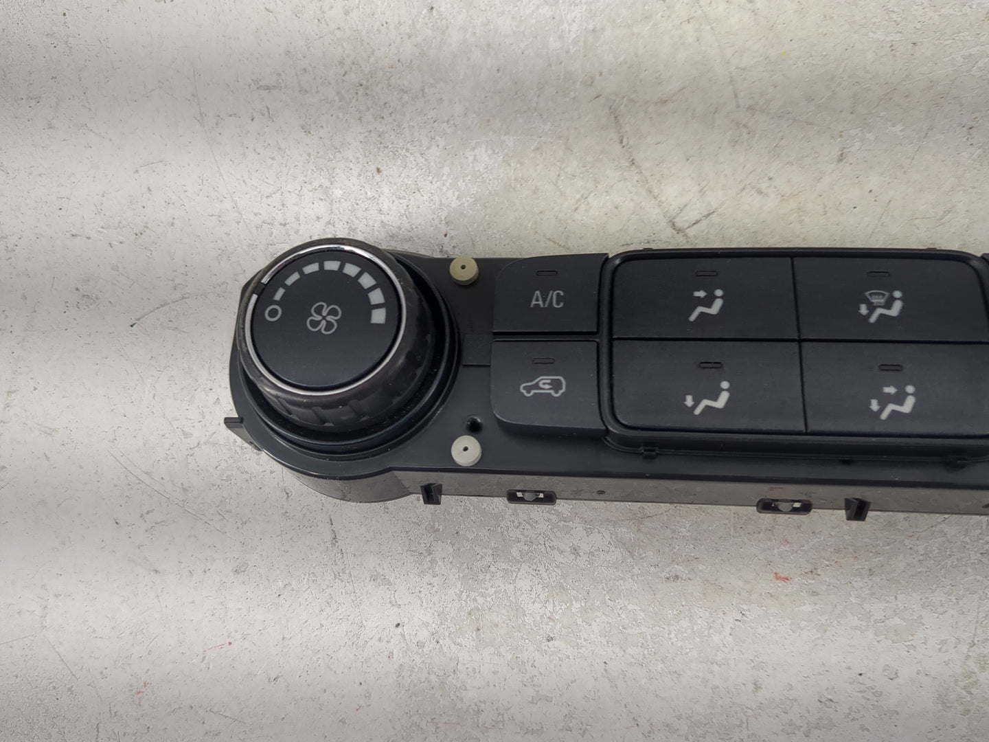 2014-2019 Chevrolet Silverado Climate Control Module Temperature AC/Heater Replacement P/N:84164475 815372982 Fits OEM Used 