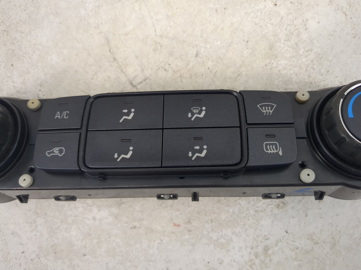 2014-2019 Chevrolet Silverado Climate Control Module Temperature AC/Heater Replacement P/N:84164475 815372982 Fits OEM Used 