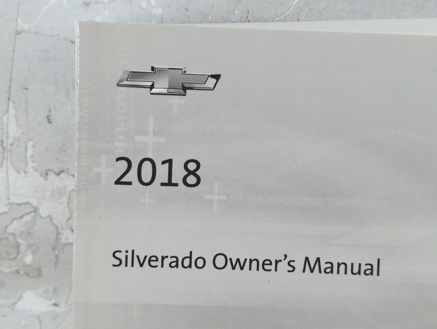 2018 Chevrolet Silverado 1500 Owners Manual Book Guide P/N:84016520 B OEM Used Auto Parts - Oemusedautoparts1.com