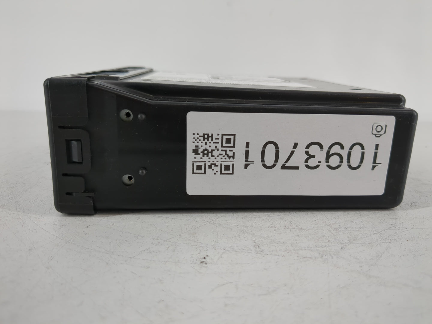 2017-2018 Chevrolet Silverado 1500 Radio AM FM Cd Player Receiver Replacement P/N:84016435 Fits Fits 2017 2018 OEM Used Auto