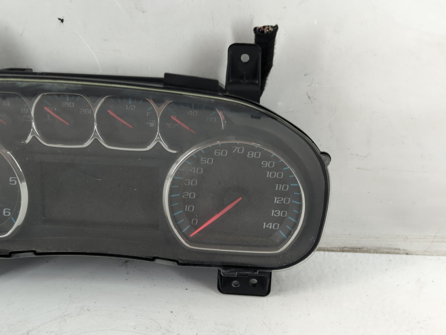 2018 Chevrolet Silverado 1500 Instrument Cluster Speedometer Gauges P/N:28333223 Fits OEM Used Auto Parts - Oemusedautoparts