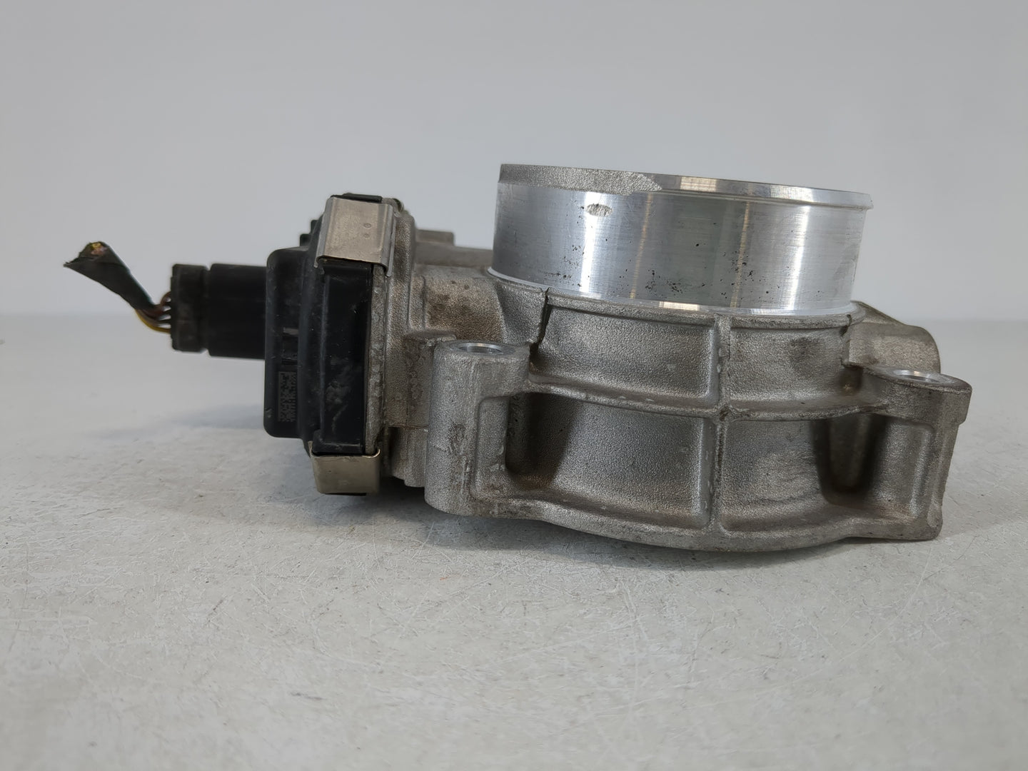 2018 Chevrolet Silverado 1500 Throttle Body P/N:12676296AA Fits Fits 2016 2017 2019 2020 2021 2022 OEM Used Auto Parts - Oem