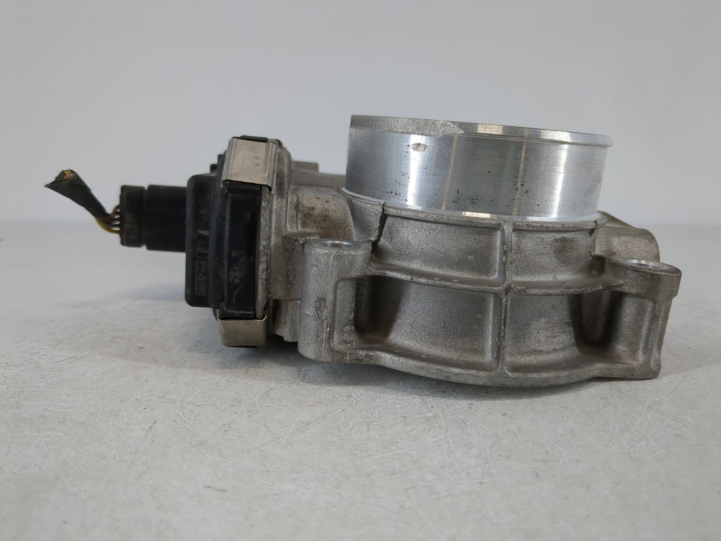 2018 Chevrolet Silverado 1500 Throttle Body P/N:12676296AA Fits Fits 2016 2017 2019 2020 2021 2022 OEM Used Auto Parts - Oem