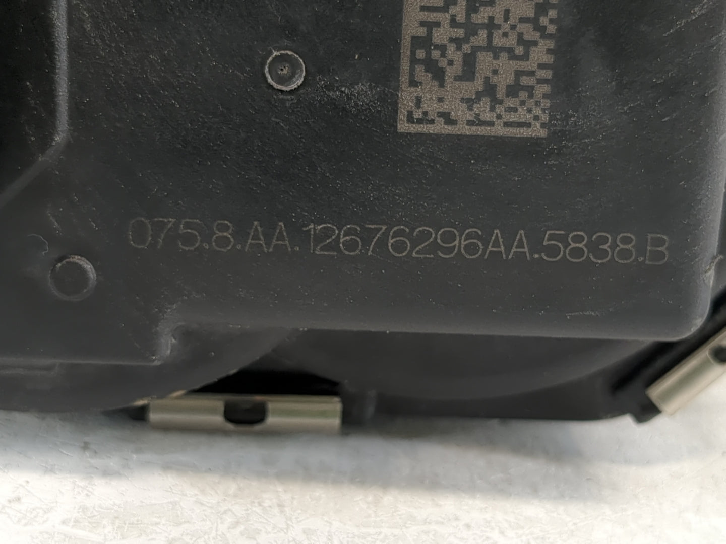 2018 Chevrolet Silverado 1500 Throttle Body P/N:12676296AA Fits Fits 2016 2017 2019 2020 2021 2022 OEM Used Auto Parts - Oem