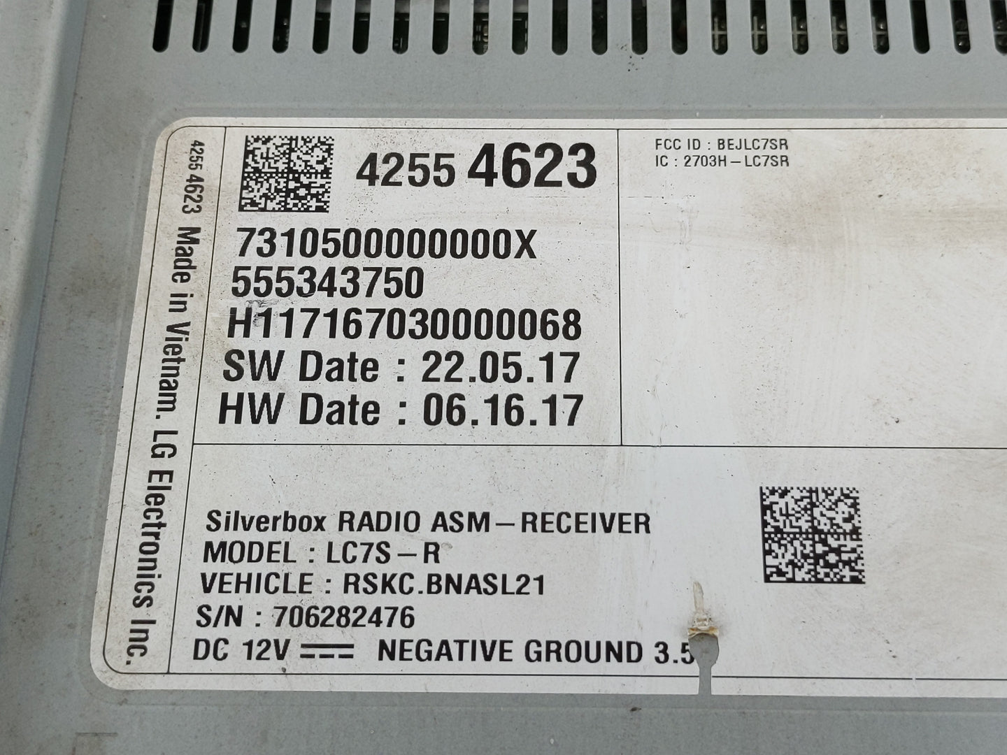 2017-2018 Chevrolet Silverado 1500 Radio AM FM Cd Player Receiver Replacement P/N:42554623 Fits Fits 2017 2018 2019 OEM Used