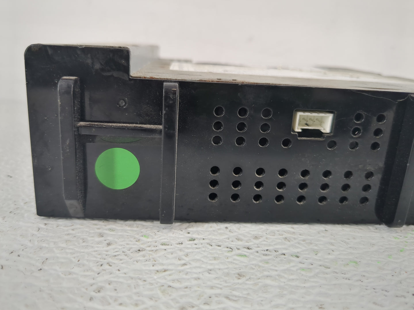 2017-2019 Chevrolet Silverado 1500 Radio AM FM Cd Player Receiver Replacement P/N:42554623 Fits Fits 2017 2018 2019 OEM Used