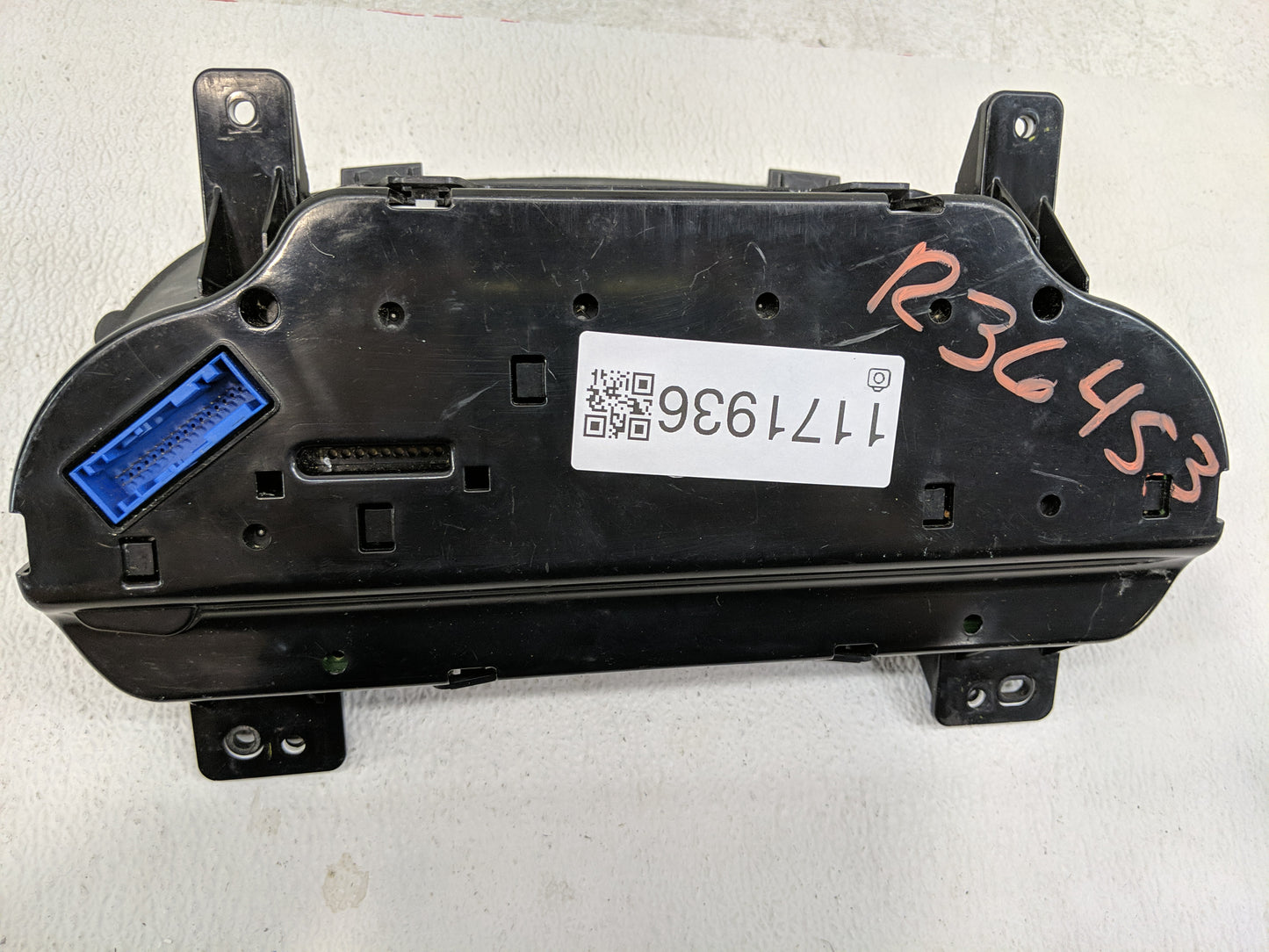 2018-2019 Chevrolet Silverado 1500 Instrument Cluster Speedometer Gauges P/N:6031 Fits Fits 2018 2019 2020 OEM Used Auto Par