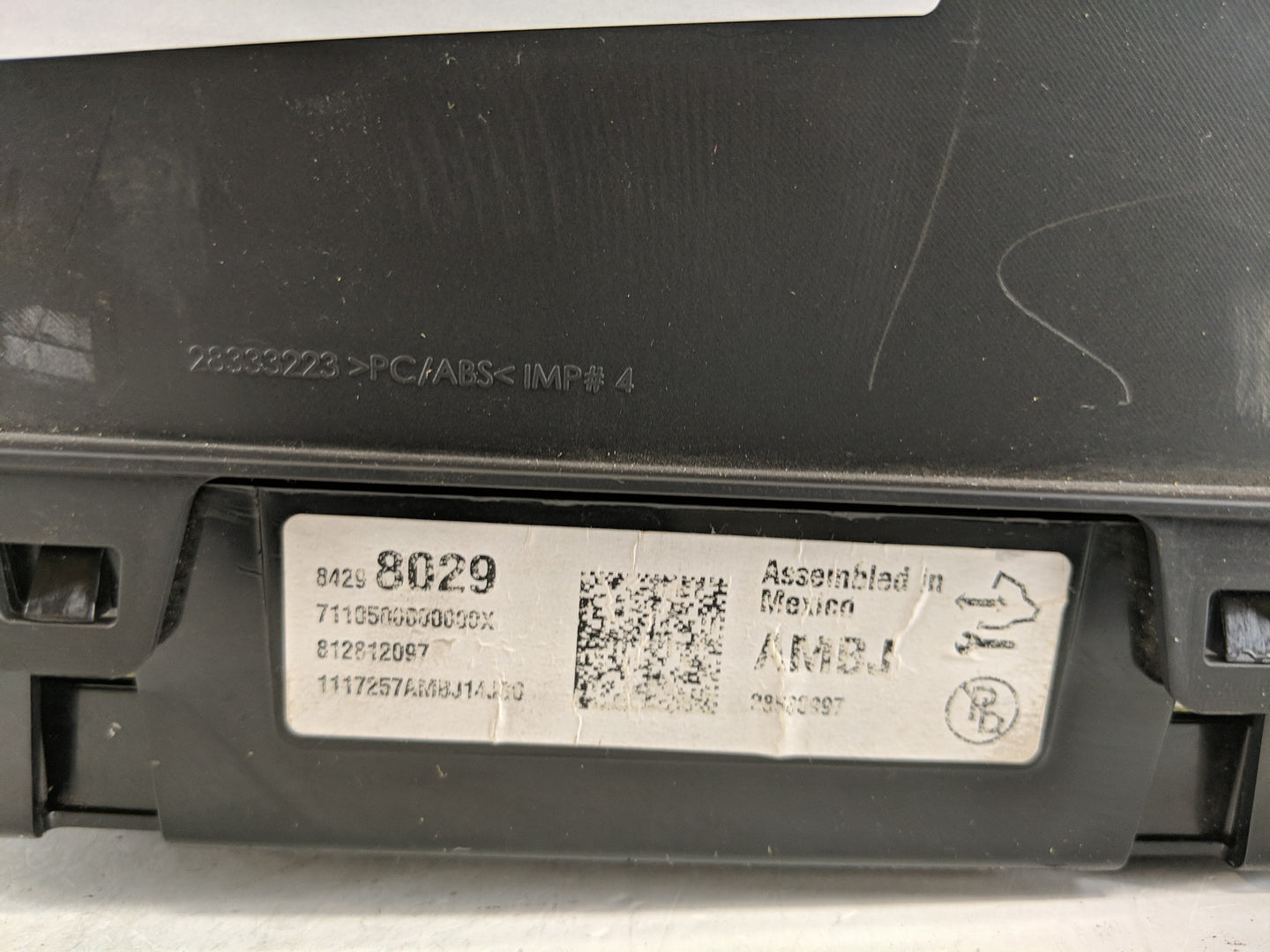 2018-2019 Chevrolet Silverado 1500 Instrument Cluster Speedometer Gauges P/N:84298029 Fits Fits 2018 2019 2020 OEM Used Auto