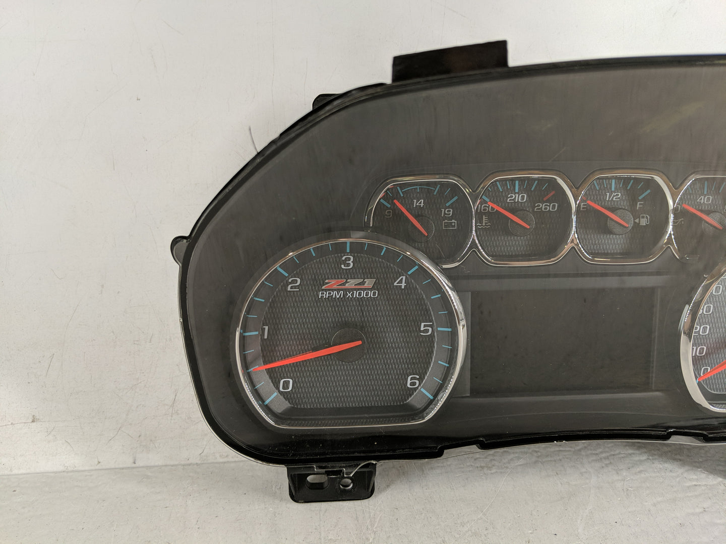 2018-2019 Chevrolet Silverado 1500 Instrument Cluster Speedometer Gauges P/N:84390804 Fits Fits 2018 2019 2020 OEM Used Auto