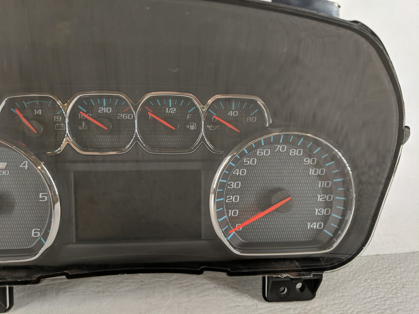 2018-2019 Chevrolet Silverado 1500 Instrument Cluster Speedometer Gauges P/N:84390804 Fits Fits 2018 2019 2020 OEM Used Auto