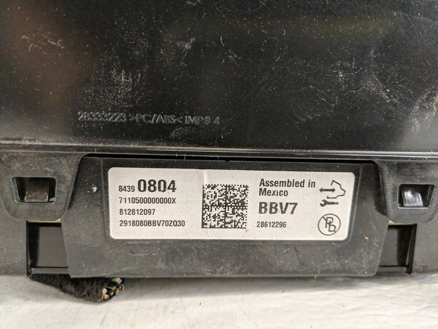 2018-2019 Chevrolet Silverado 1500 Instrument Cluster Speedometer Gauges P/N:84390804 Fits Fits 2018 2019 2020 OEM Used Auto