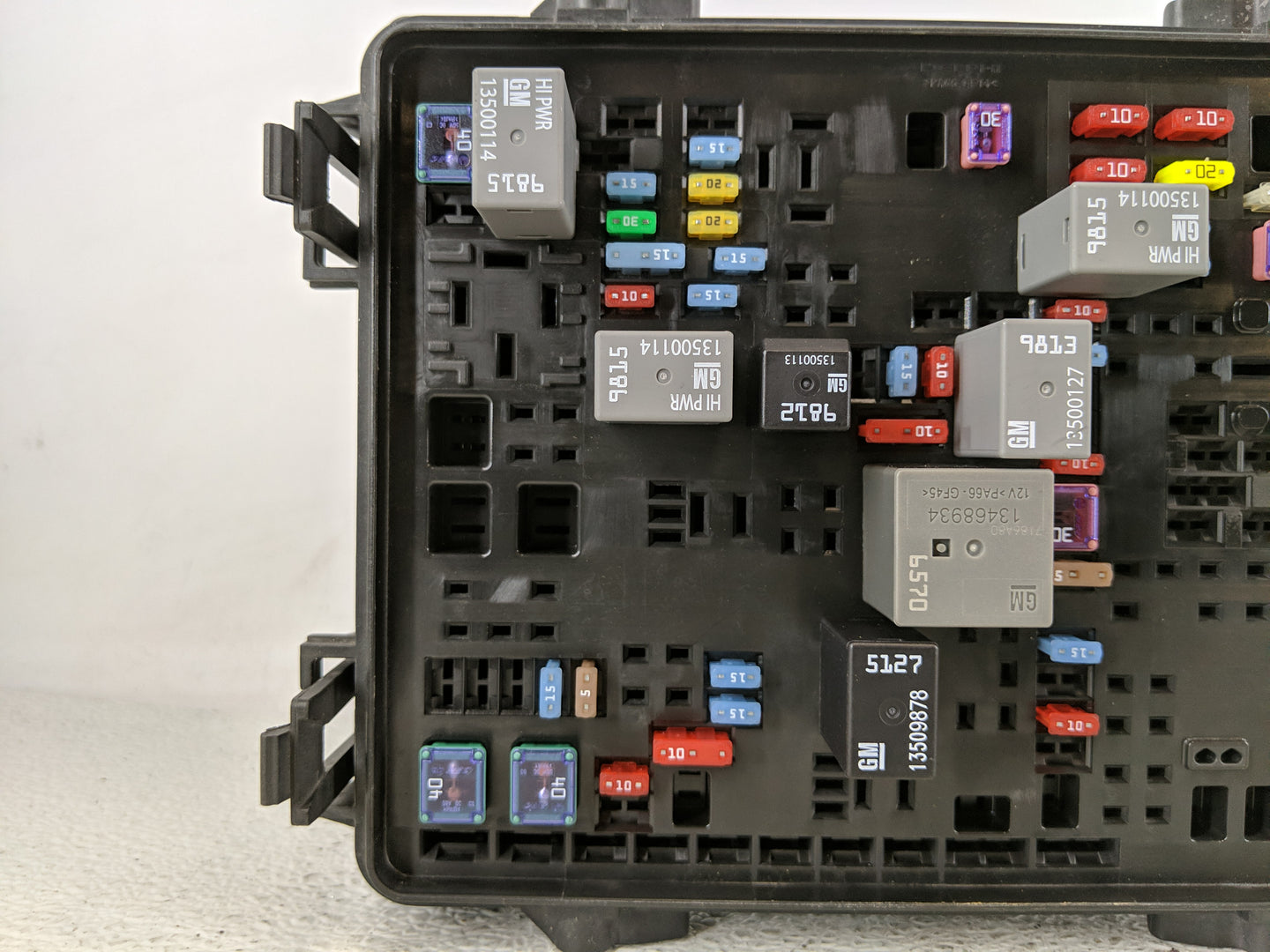 2016-2018 Chevrolet Silverado 1500 Fusebox Fuse Box Panel Relay Module P/N:84303177 Fits Fits 2016 2017 2018 OEM Used Auto P