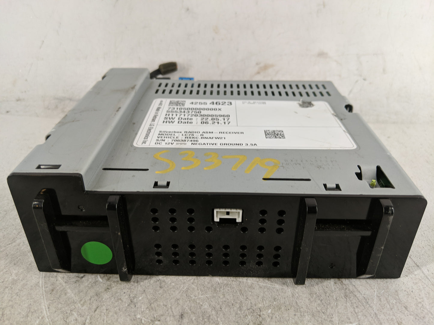 2018 Chevrolet Silverado 1500 Radio AM FM Cd Player Receiver Replacement P/N:42554623 Fits Fits 2019 OEM Used Auto Parts - O