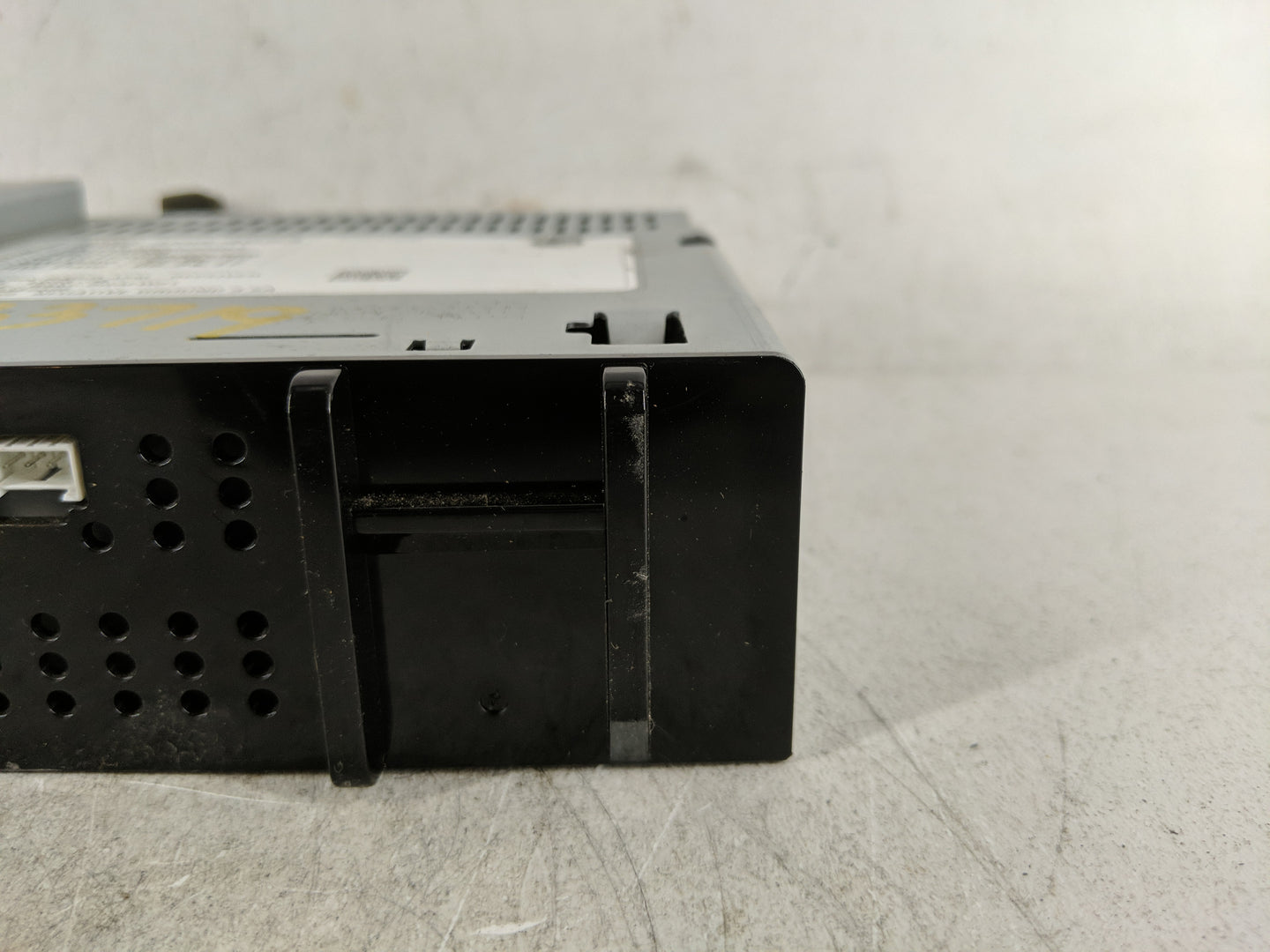 2018 Chevrolet Silverado 1500 Radio AM FM Cd Player Receiver Replacement P/N:42554623 Fits Fits 2019 OEM Used Auto Parts - O