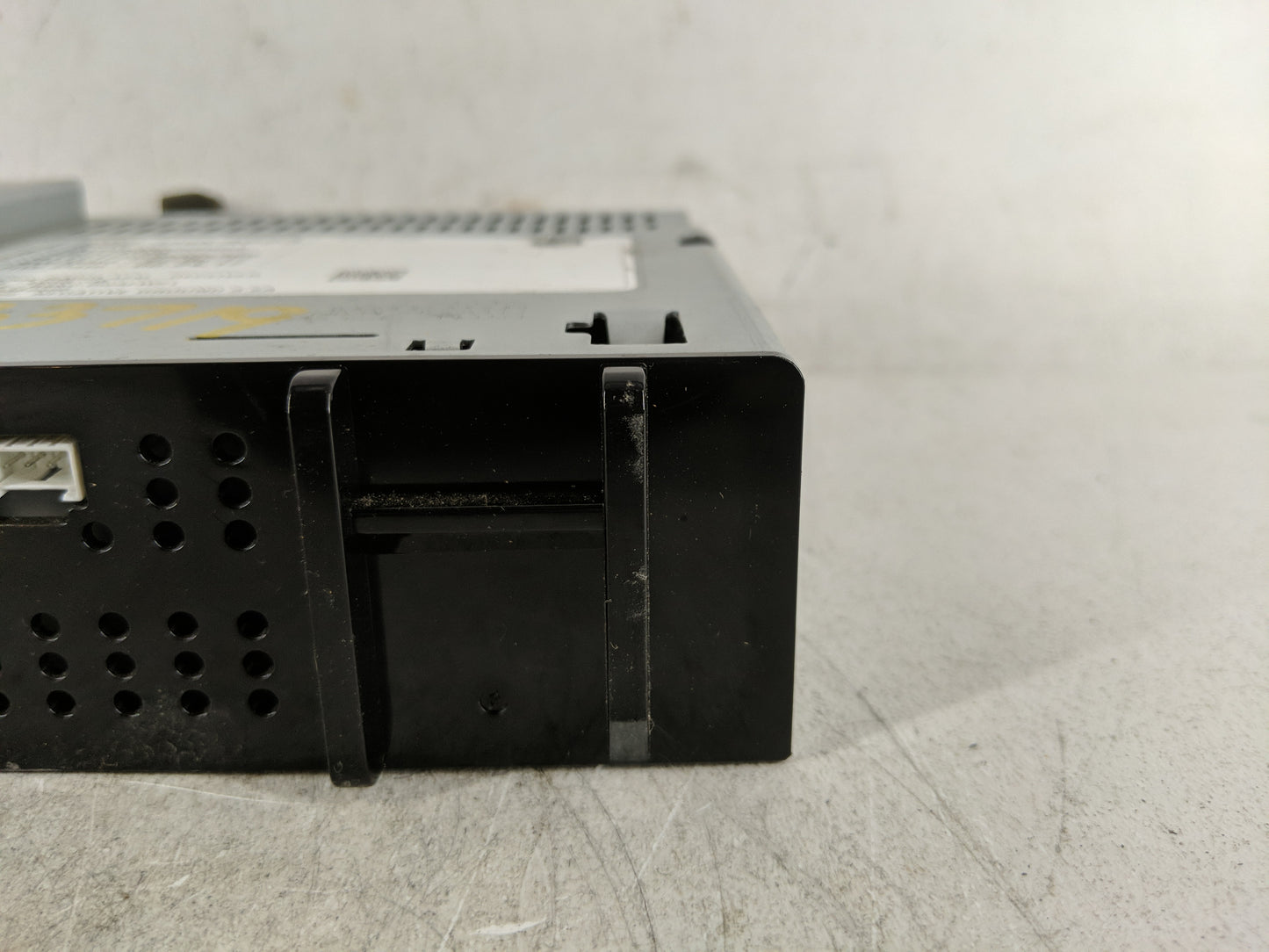 2018 Chevrolet Silverado 1500 Radio AM FM Cd Player Receiver Replacement P/N:42554623 Fits Fits 2019 OEM Used Auto Parts - O